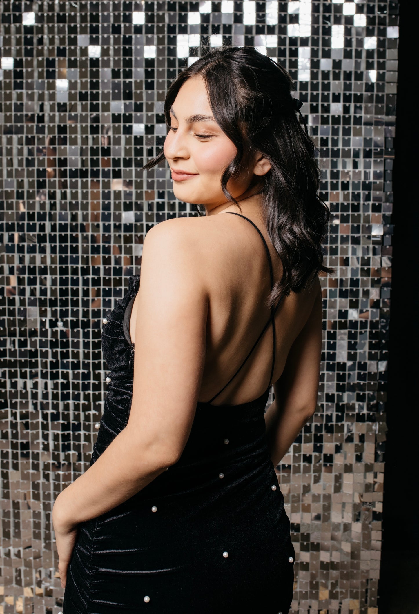 Holiday Pearls - Velvet Ruched Midi Dress