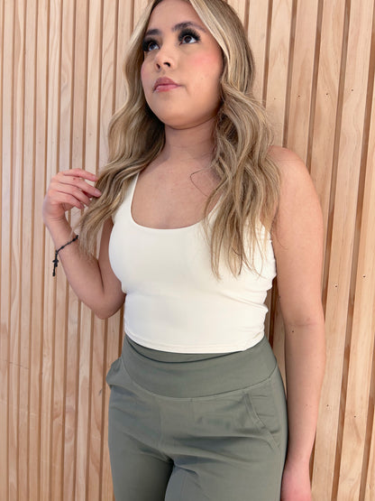 Aligned Movement Cropped Tank Top