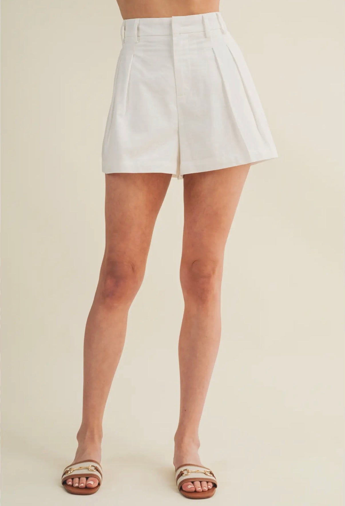 Evelyn - Tailored Pleated Shorts