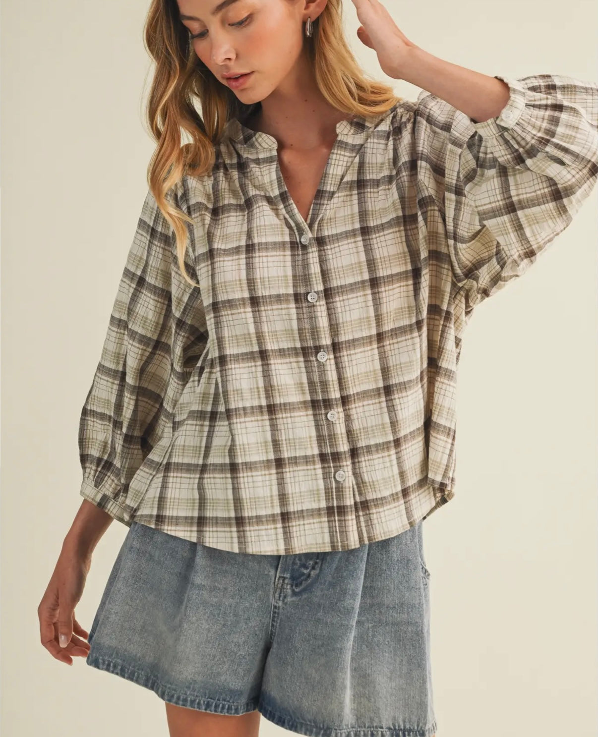 Amber - Effortless Plaid Blouse
